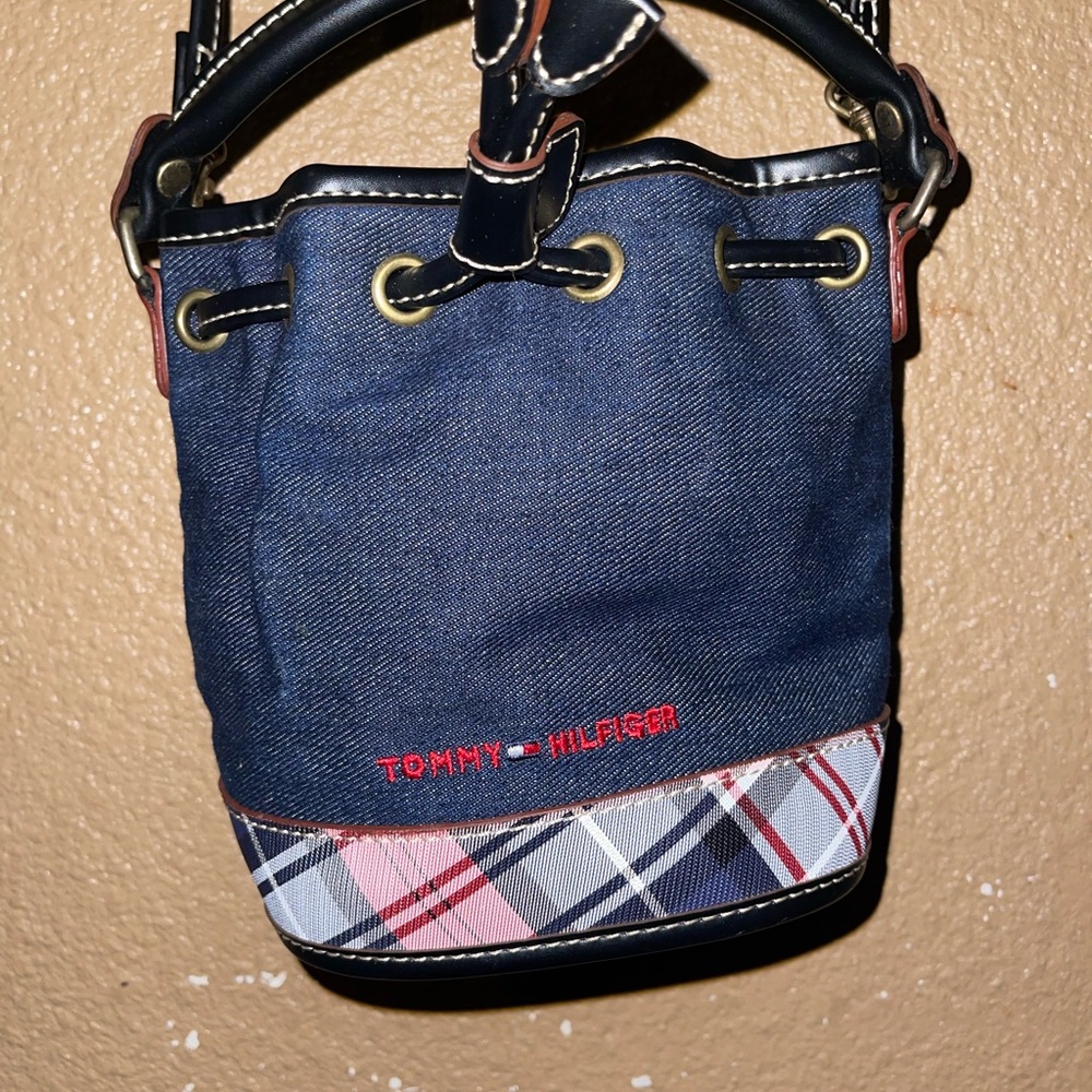 Tommy - Picture 2 of 7